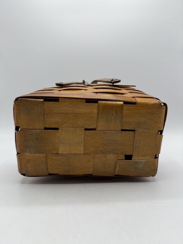 Vintage Woven Wood/Wicker Basket Lid Double Handles Latch /roh