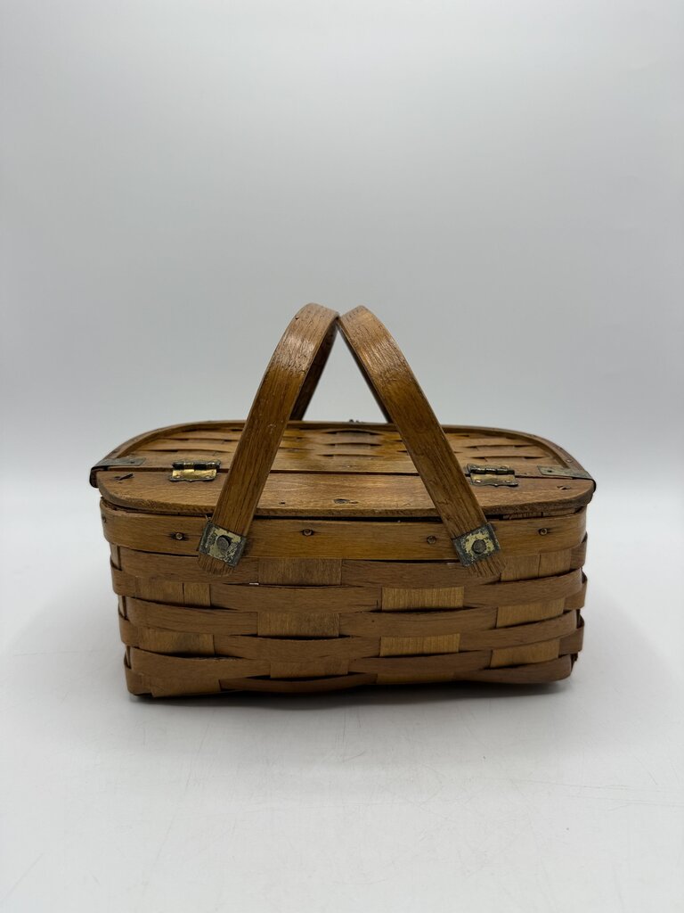Vintage Woven Wood/Wicker Basket Lid Double Handles Latch /roh