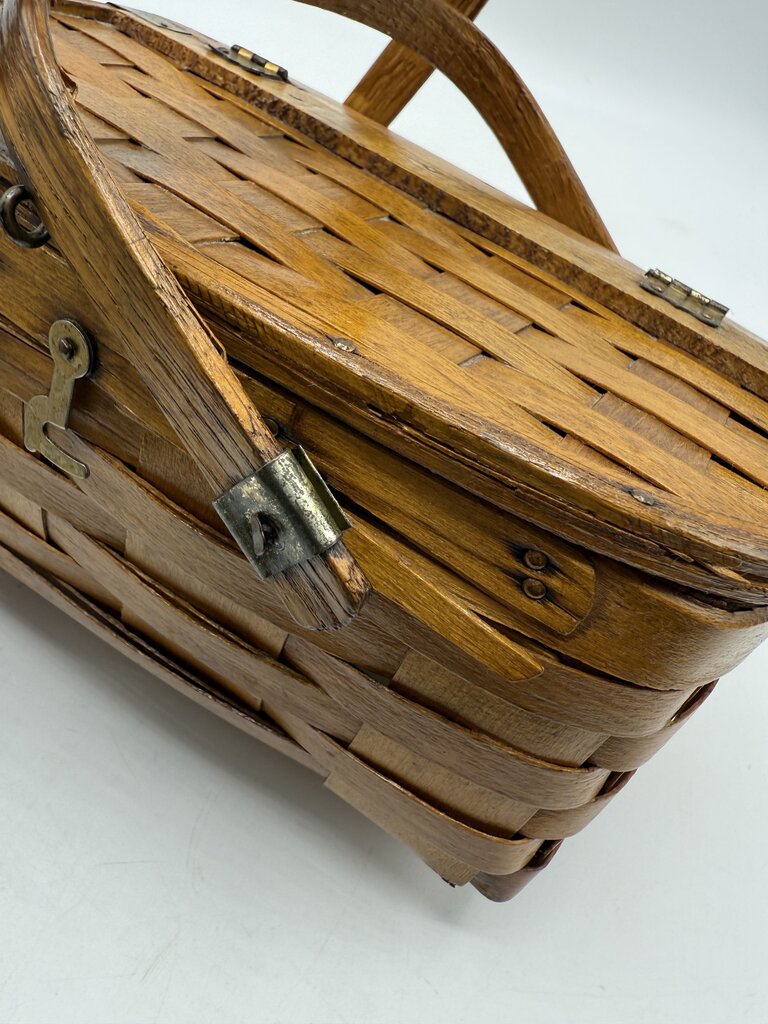 Vintage Woven Wood/Wicker Basket Lid Double Handles Latch /roh