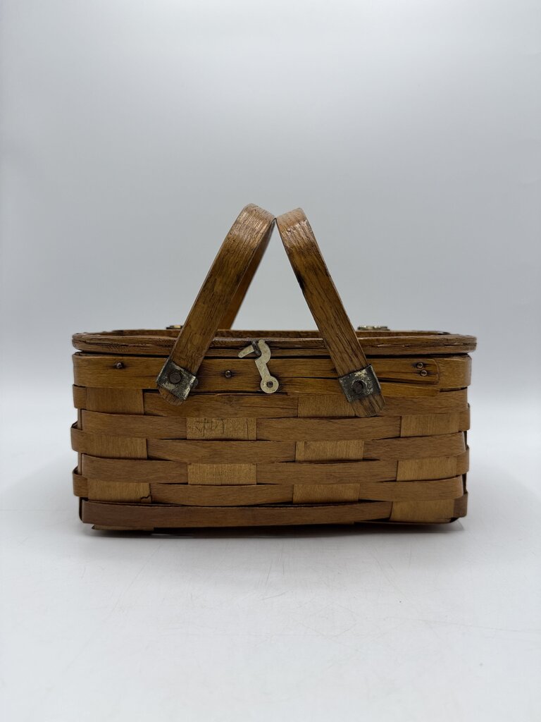 Vintage Woven Wood/Wicker Basket Lid Double Handles Latch /roh