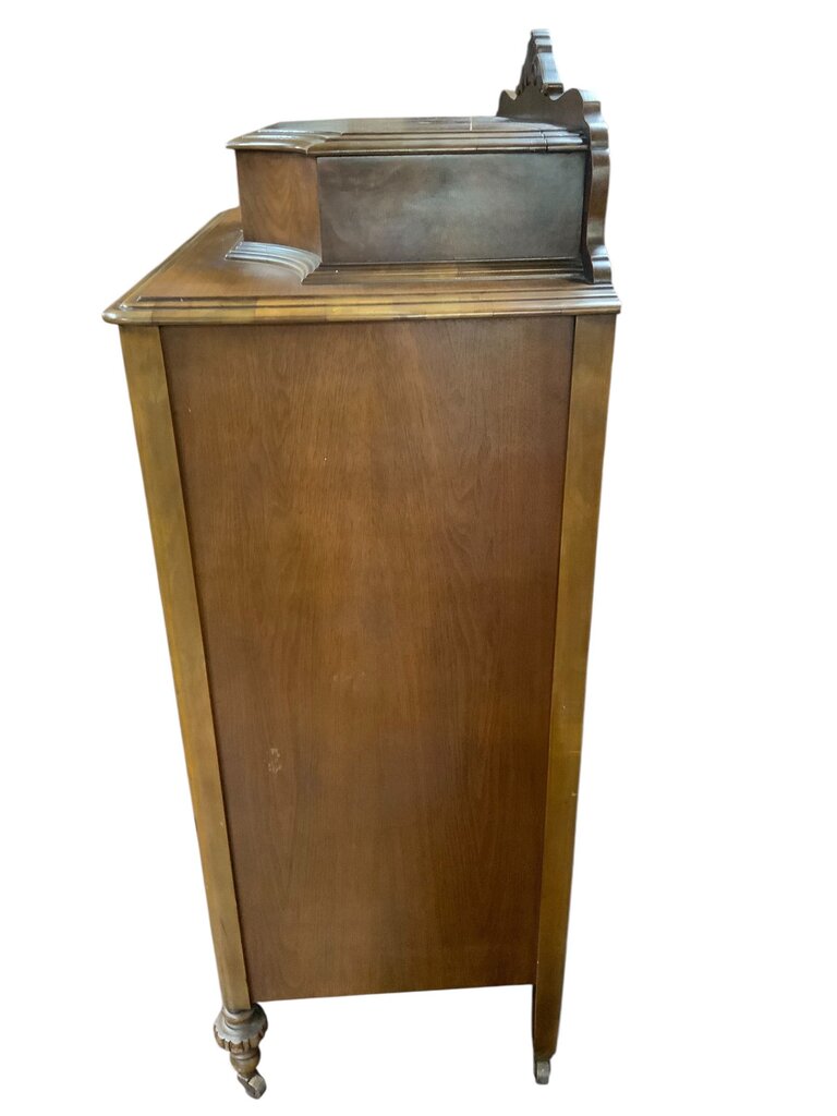 Sligh Dresser