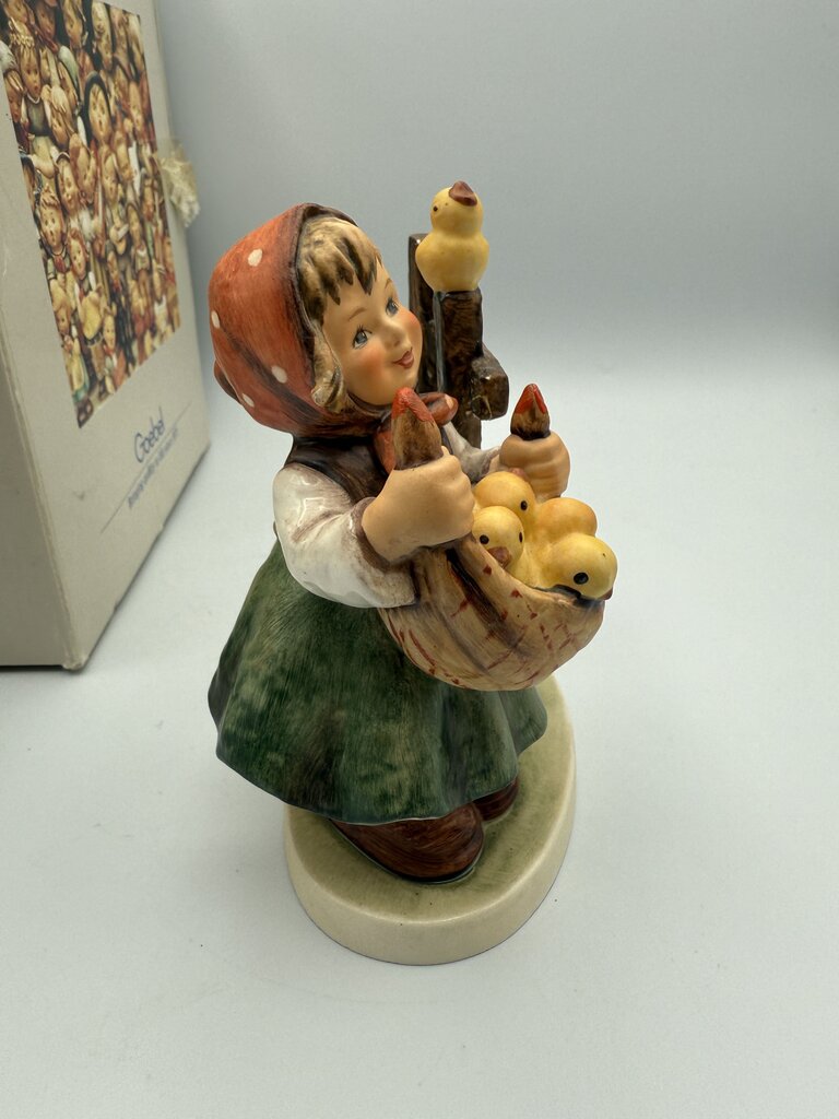 VTG J.M.Hummel “Chicken Licken” Figurine Germany /roh