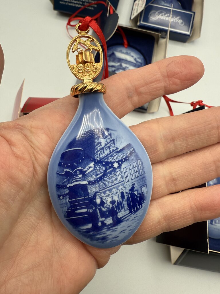 VTG Set of 5 Bing & Grondahl Copenhagen Cobalt Blue Porcelain Ornaments /ro