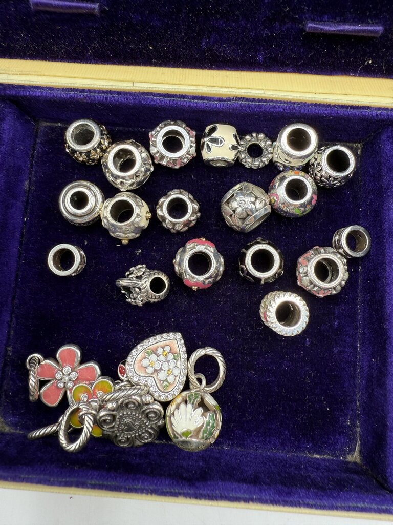 Brighton Jewelry Lot of Flower Theme 20 Beads 6 Charms /ro