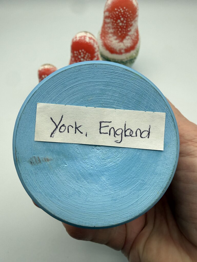 Handpainted 5 pc Russian Wood Nesting Dolls Floral Theme /ro