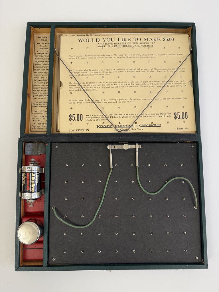 Vintage Knapp Electric Questioner No. 325 Quiz Game /rb