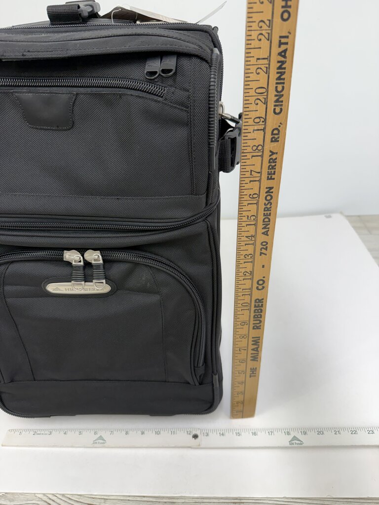 High Sierra Sport 22” Wheels Garment Bag NWT Luggage /rb