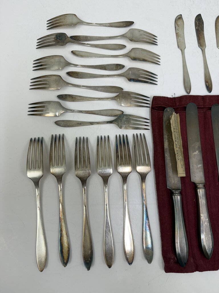 Antique Oneida Community Flatware 31 pcs. /rw