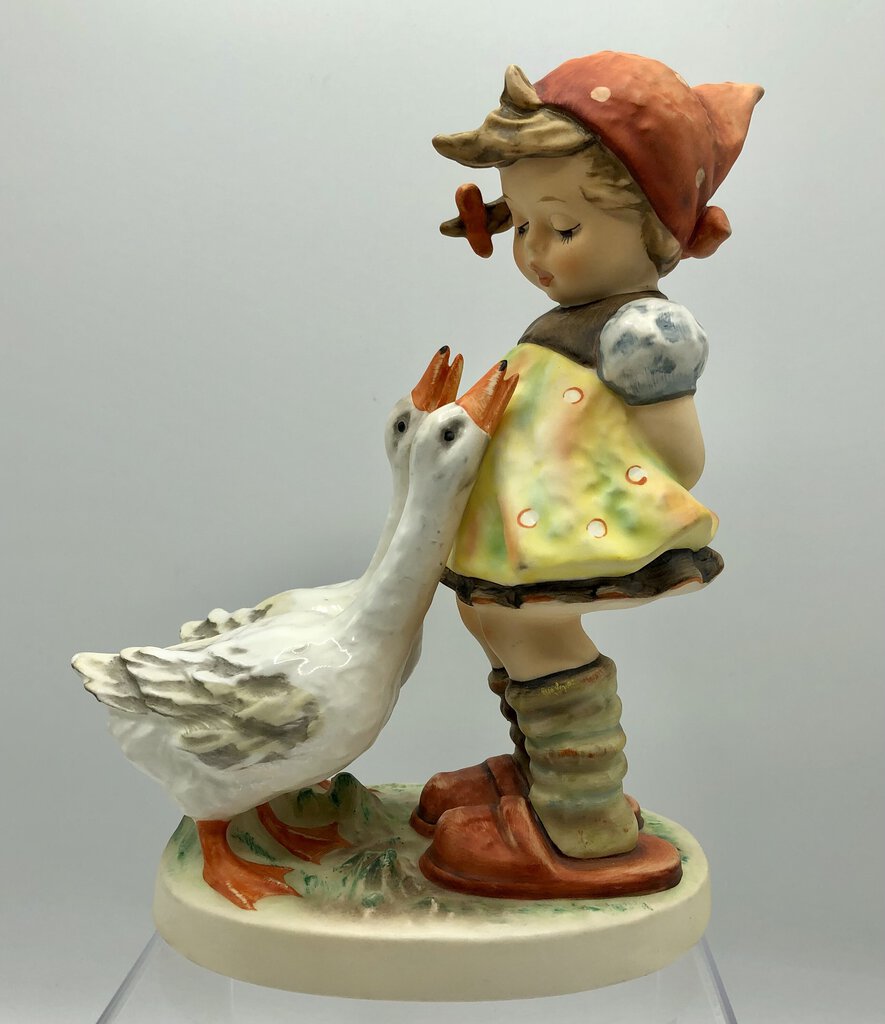 Large 7 1/4” Goebel Hummel Goose Girl #47/II Figurine /b