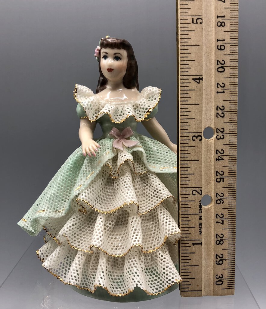 Vtg Lee Wollard “Sandra” 196A Dresden Lace Figurine /b