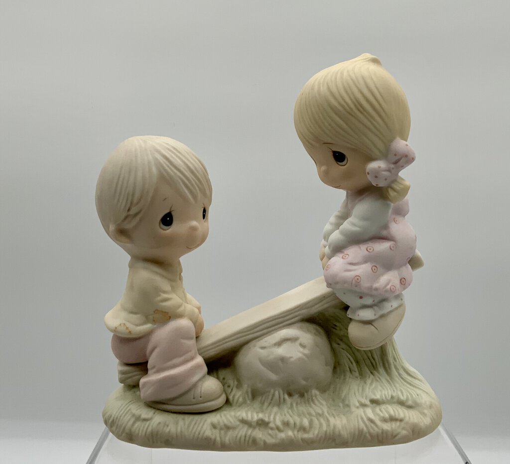 Jonathon & David Precious Moments “Love Lifted Me” figurine /AH