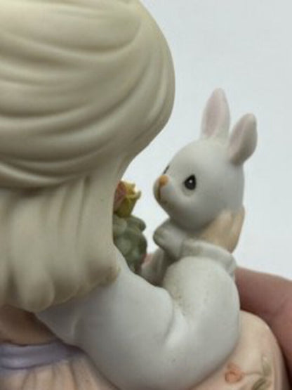 Precious Moments Figurine - Living Each Day with Love /ro