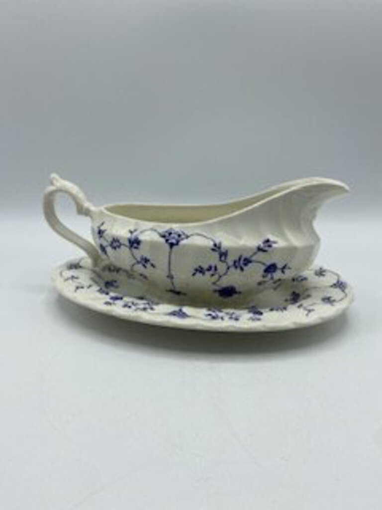 Myott Finlandia Fine Staffordshire Ware England Blue/White Gravy Boat w/Underplate /roh