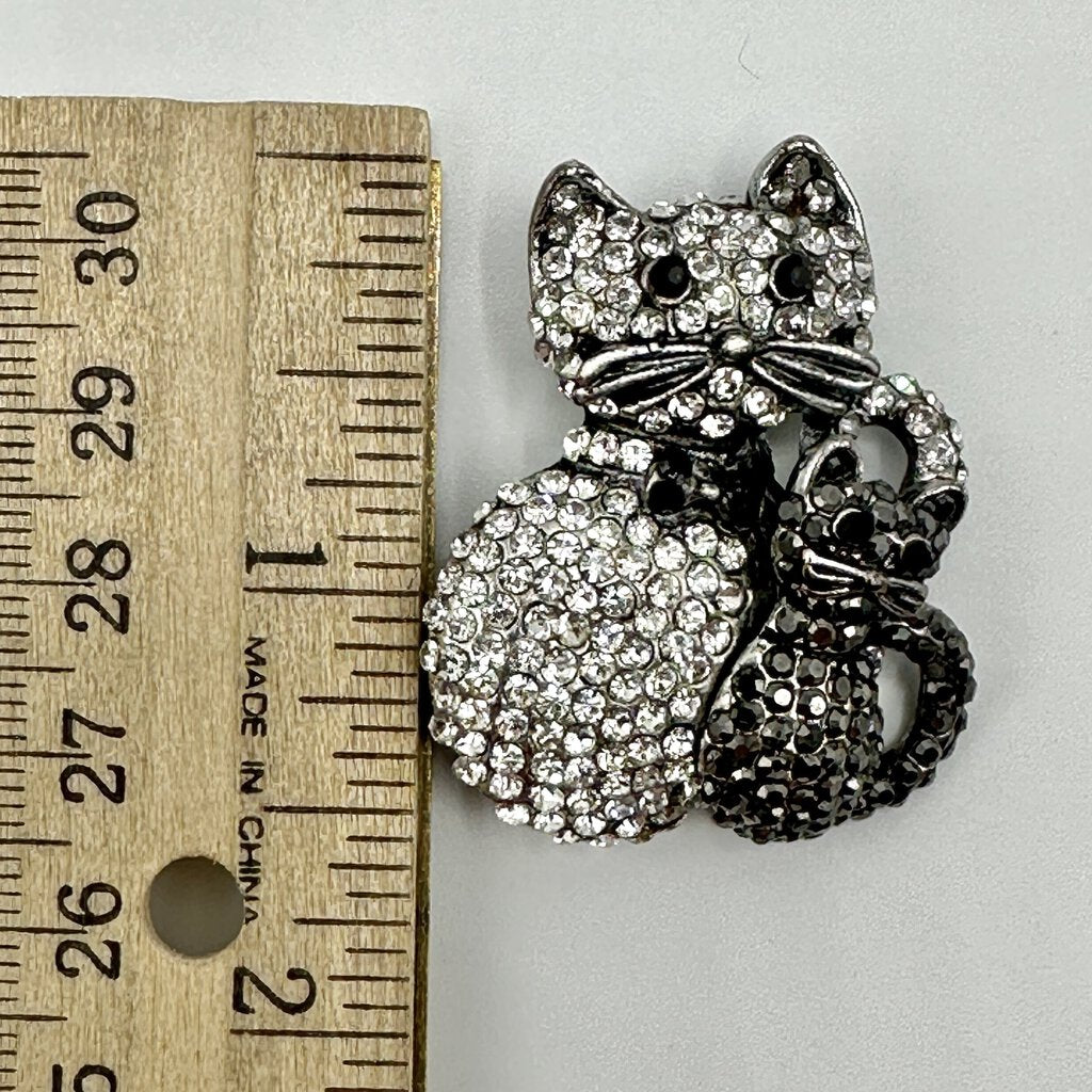 Off Park Collection White, Black and Smoky Crystal Cat w/Kitten Brooch /cb