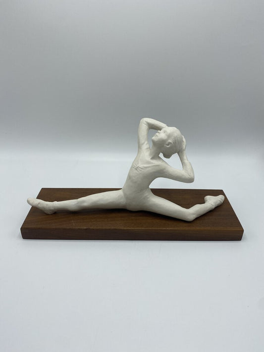 Ballerina Sculpture by Austin Products 1972 Figurine /rw