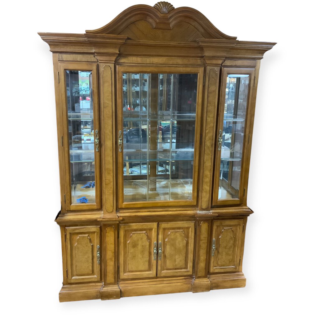 Mirrored Display Hutch