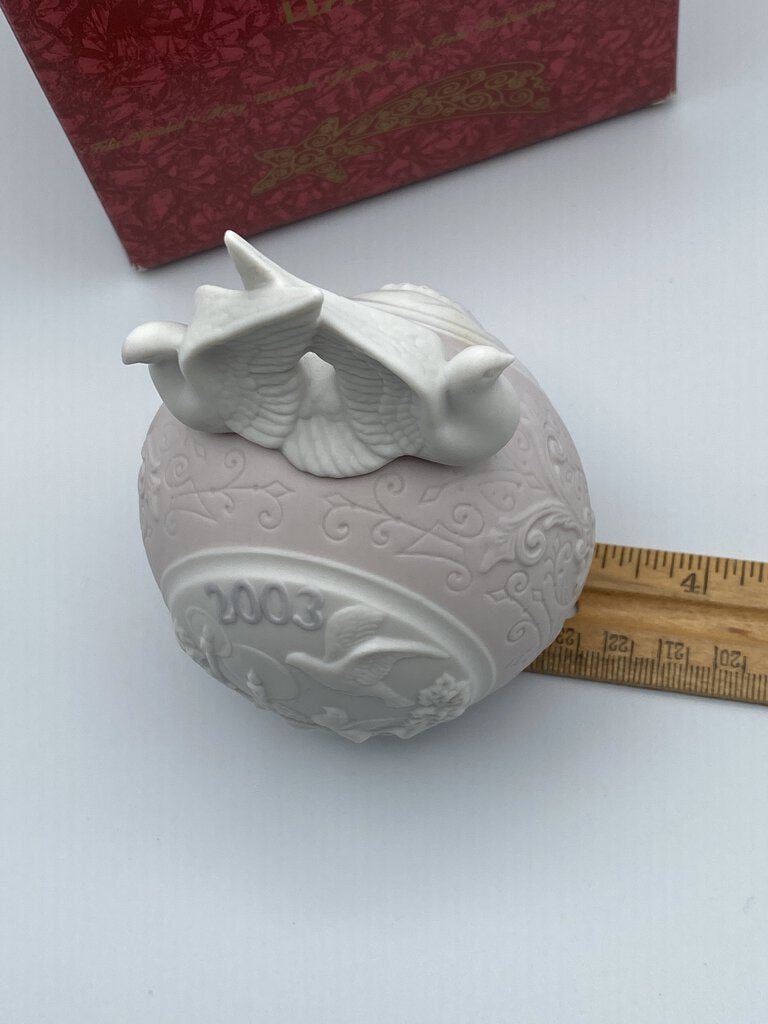 Lladro 2003 Pink Turtle Doves Christmas Ball Ornament /ro