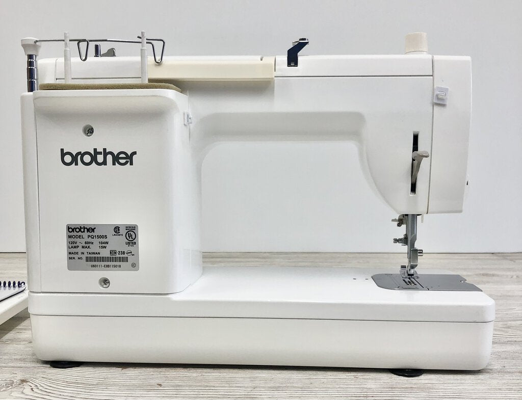 Brother PQ-1500S Sewing Machine w/ Sewing Feet Attachments B