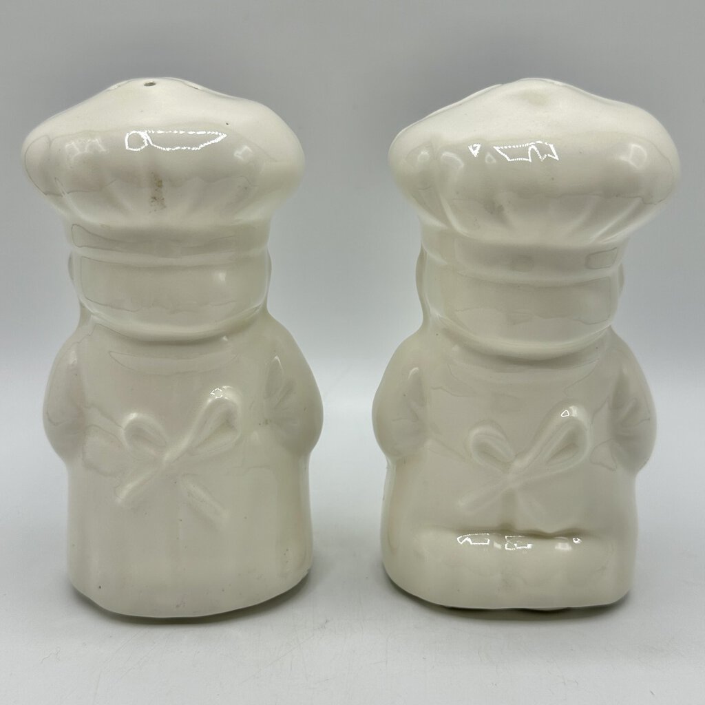 Vintage Knobler Cook/Chef Large Salt and Pepper Shaker Set