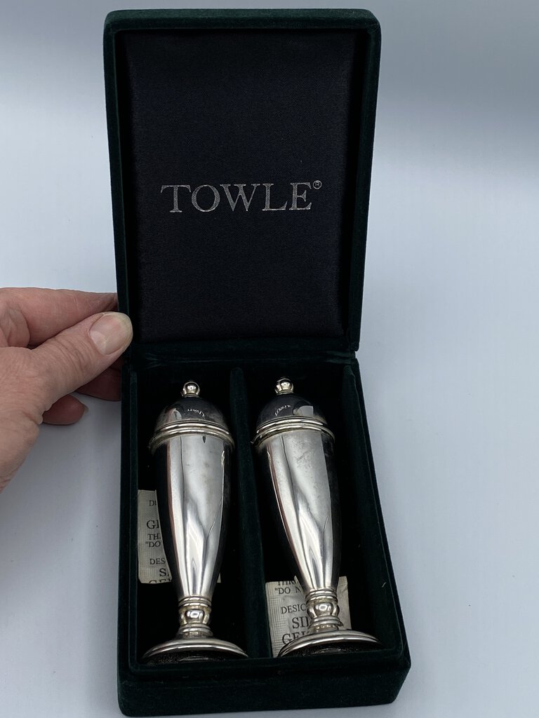 VTG Towle Silverplate Salt and Pepper Shakers Boxed /ro