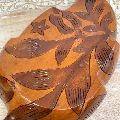 Vintage Carved Wood Leaf-Shaped Divided Bowl /cb