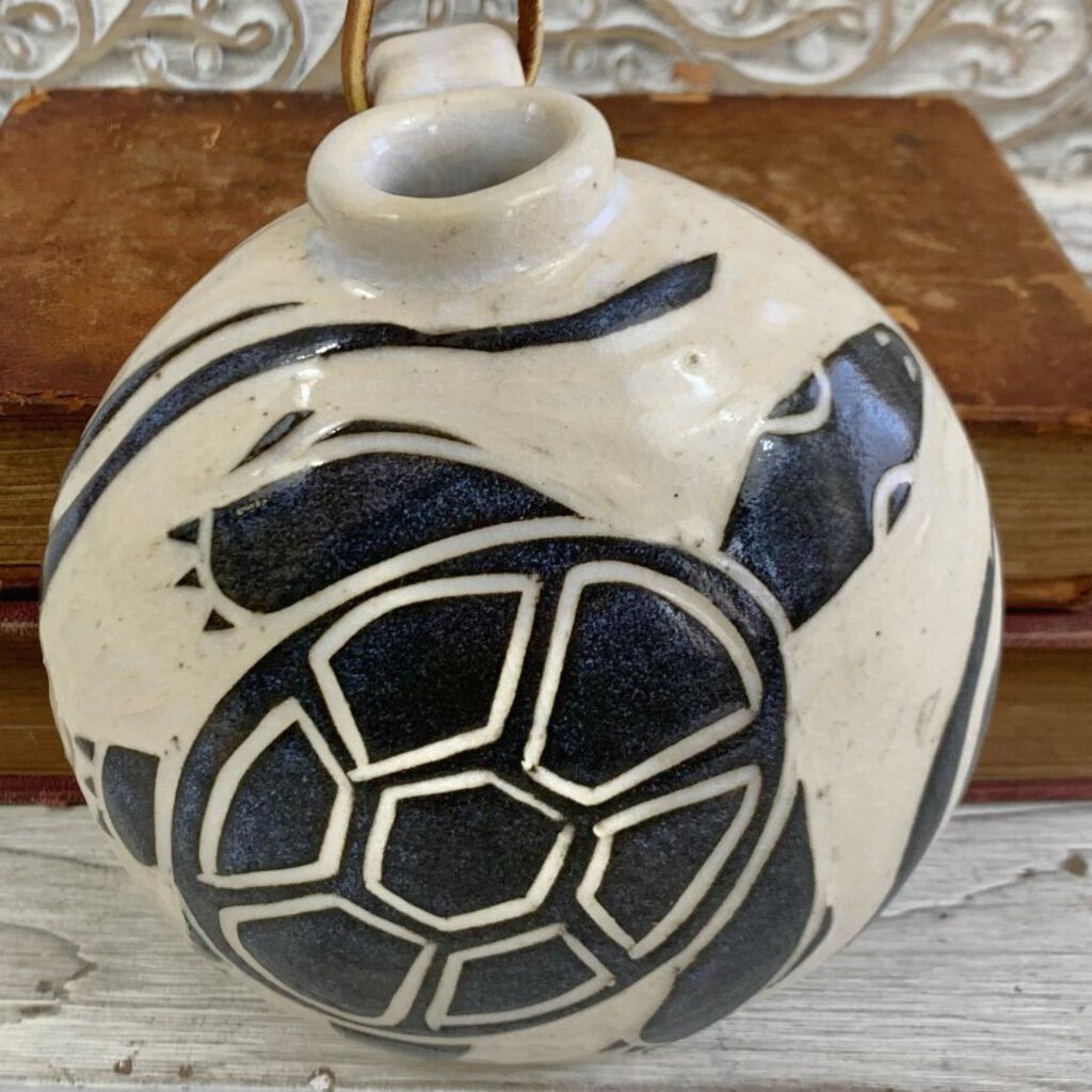 Jean Wells Studio Pottery Wall Pocket Turtle Vase /cb