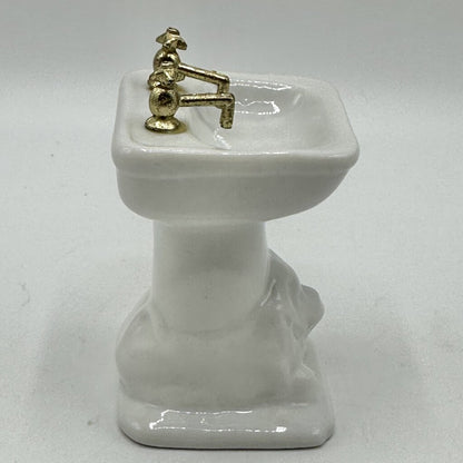 Vintage 1982 Shackman & Co MAJESTIC LION 3 Piece Dollhouse Miniature Porcelain Bathroom Set /cb