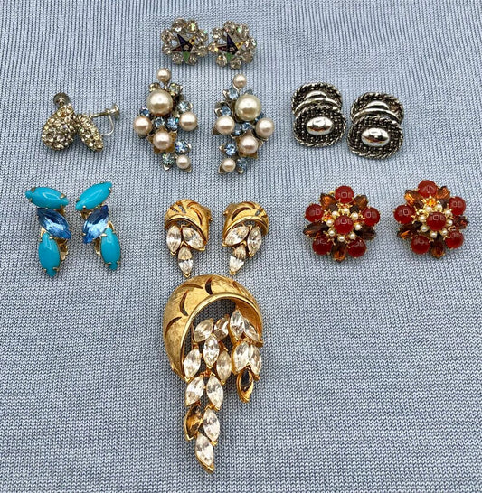 Vintage 8pc Lot of Clip Earrings & Brooch /b