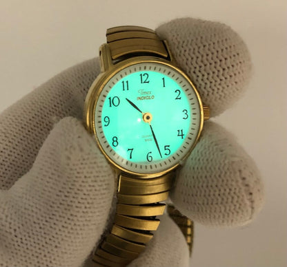Ladies Timex INDIGLO Quartz Wristwatch /b