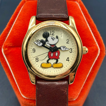 Disney Store Mickey Mouse Quartz Watch DS1208 /b