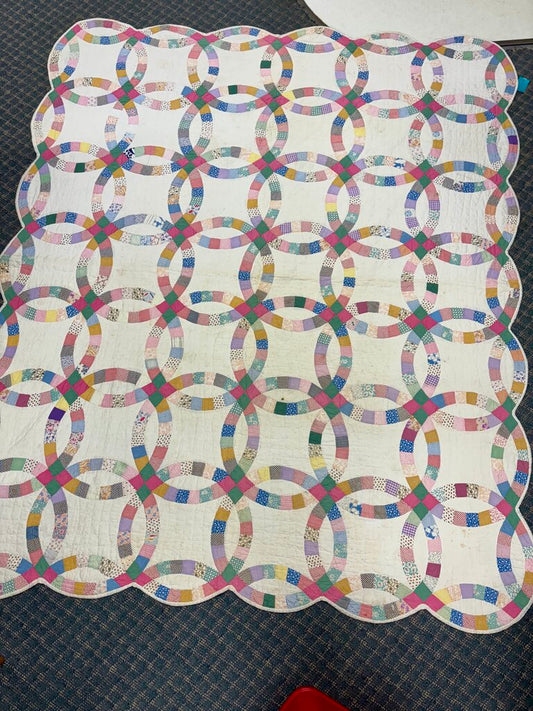 Vtg Wedding Ring Quilt Hand Pieced and Quilted /j