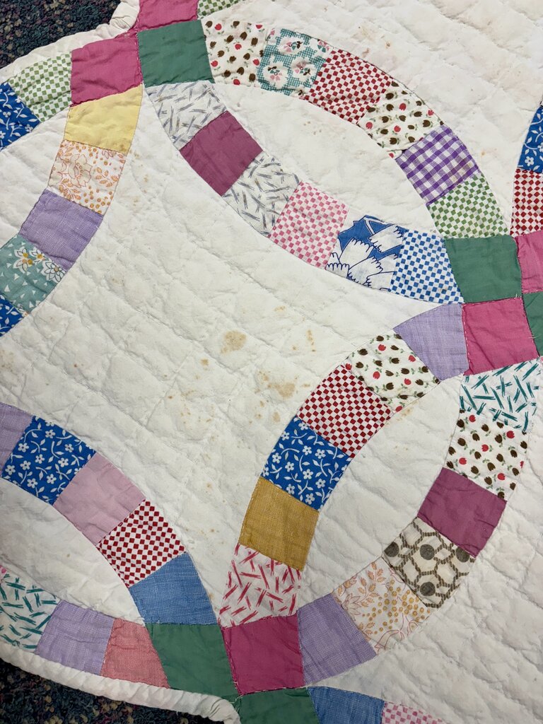Vtg Wedding Ring Quilt Hand Pieced and Quilted /j