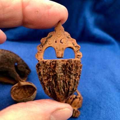Lot of 4 Antique Carved Walnut/ Brazil/ Acorn Nut Shell Baskets & Figurine /b