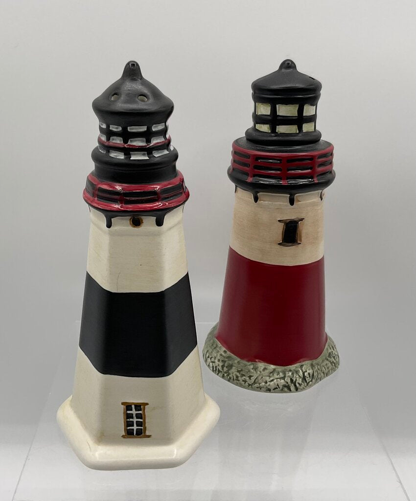 David Carter Brown “By the Sea” Lighthouse Salt & Pepper Shakers Sakura /s