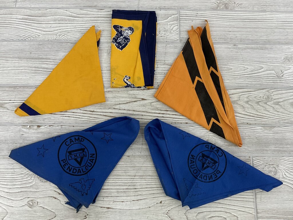 Vintage Boy Scout of America Cub Scout Official Uniform Long Sleeve Shirt & 5 Bandanas - Camp Pendalouan, Michigan /s