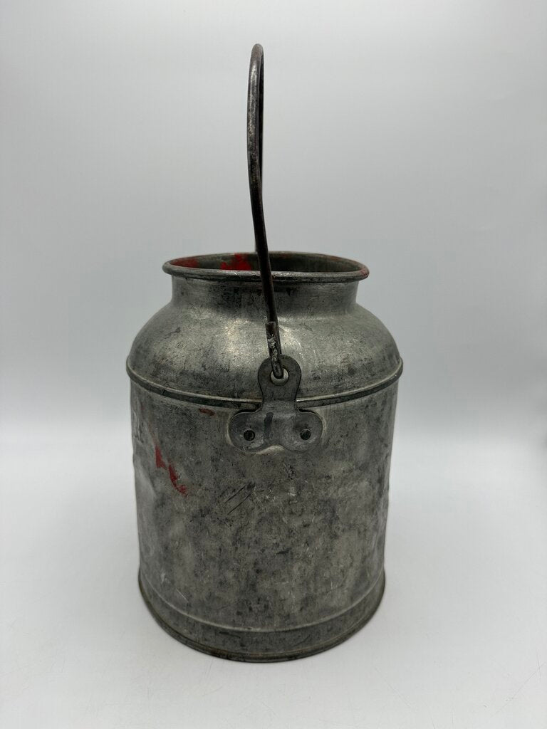 Vintage Metal Milk Jug 4 Quart 9” Tall Farmhouse /rw