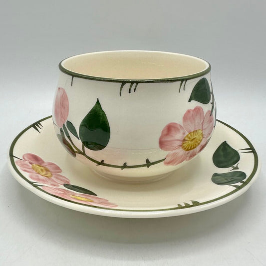 Villeroy & Boch Wild Rose Gravy Boat w/Attached Underplate Made In Germany /cb