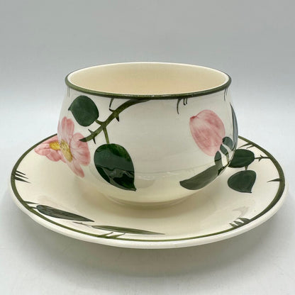 Villeroy & Boch Wild Rose Gravy Boat w/Attached Underplate Made In Germany /cb