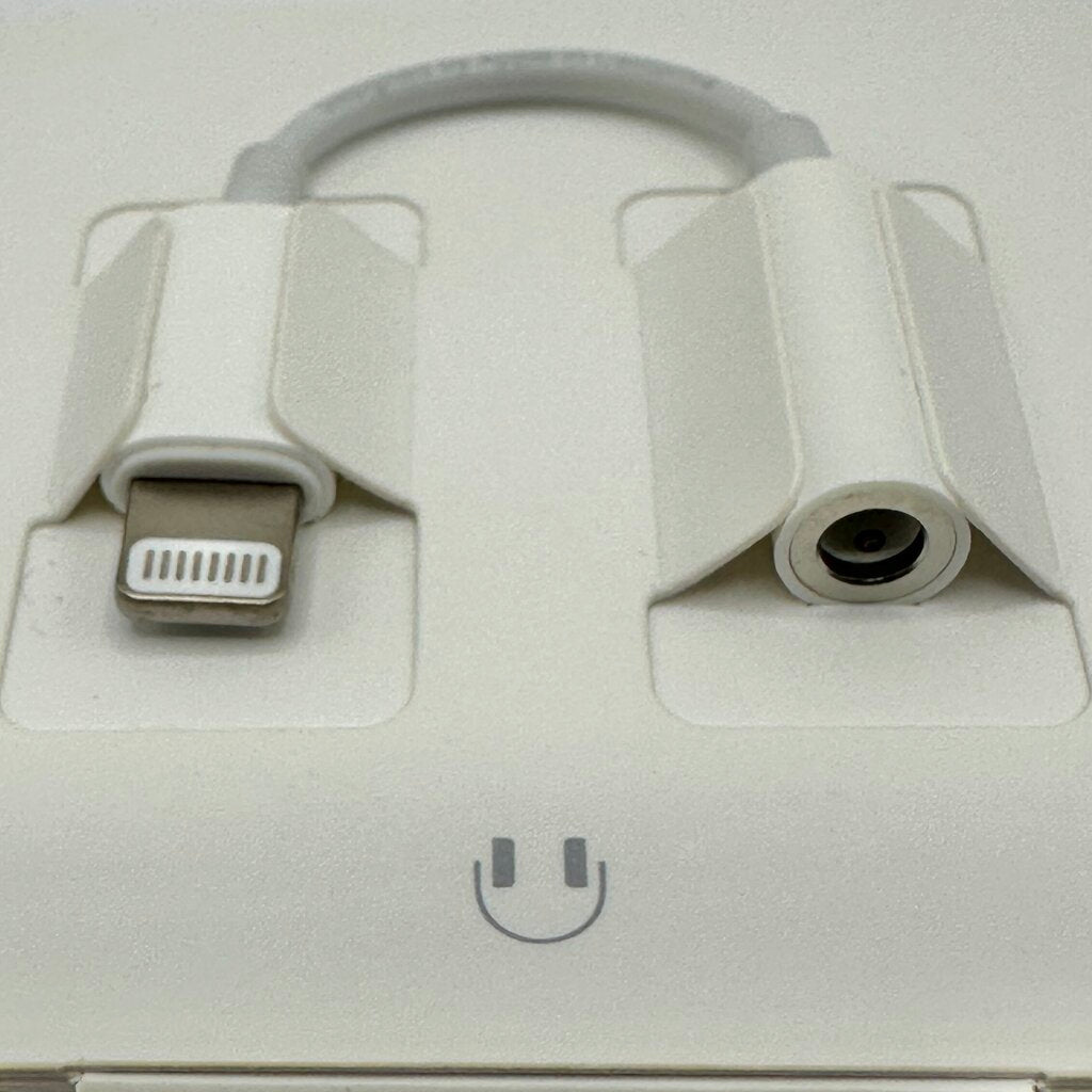 Apple OEM Wired EarPods w/Lightning Connector Plus Lightning to 3.5 mm Headphone Jack Adapter New Tested /cb