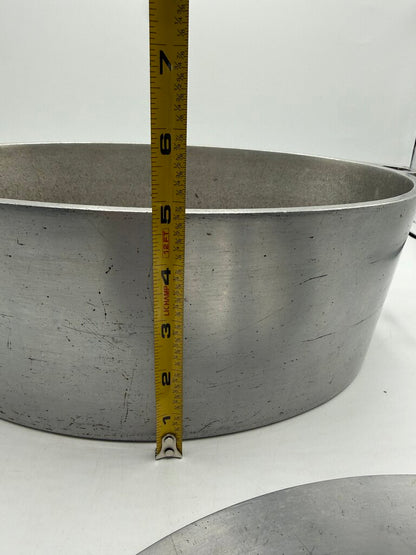 VTG Art Cast Heavy Ware Large Oval Dutch Oven /rw