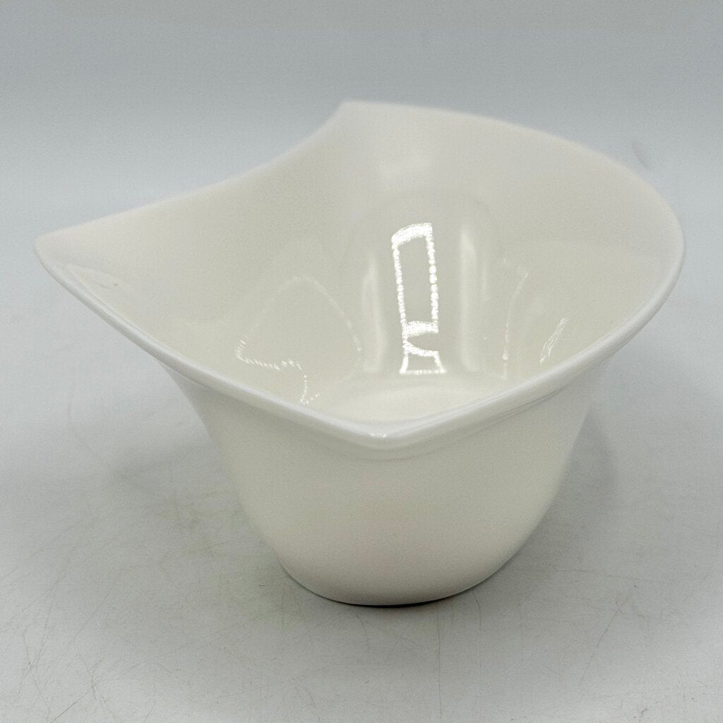Set of 4 Deagourmet Foodesign White Porcelain Contemporary Dessert/Sauce Bowls Designed In Italy /cb