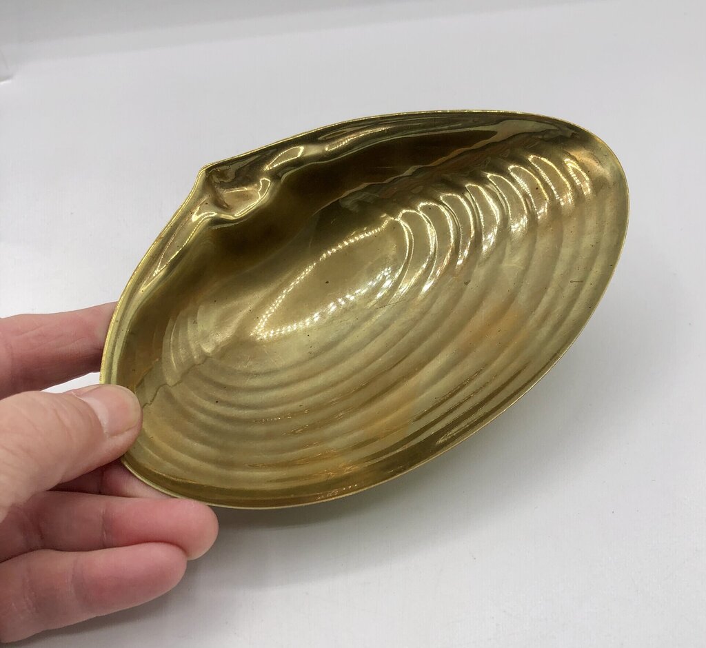 Vintage Brass Footed Clam Shell Trinket Dish /b