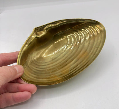Vintage Brass Footed Clam Shell Trinket Dish /b