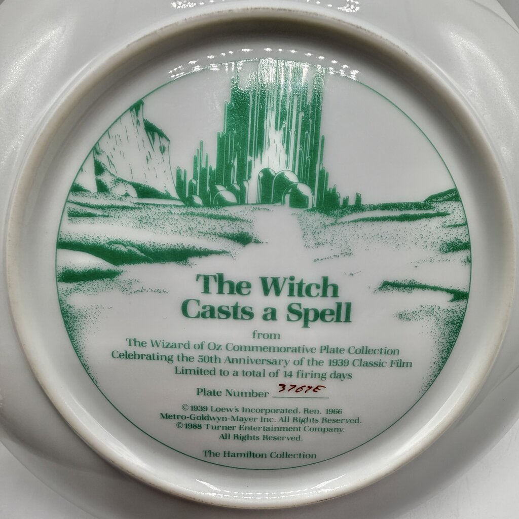 The Hamilton Collection The Wizard of Oz Motion Picture 50th Anniversary Limited Edition Collector Plates “The Witch Casts a Spell” and “The Great and Powerful Oz” 8 1/2” Set/2 /cb