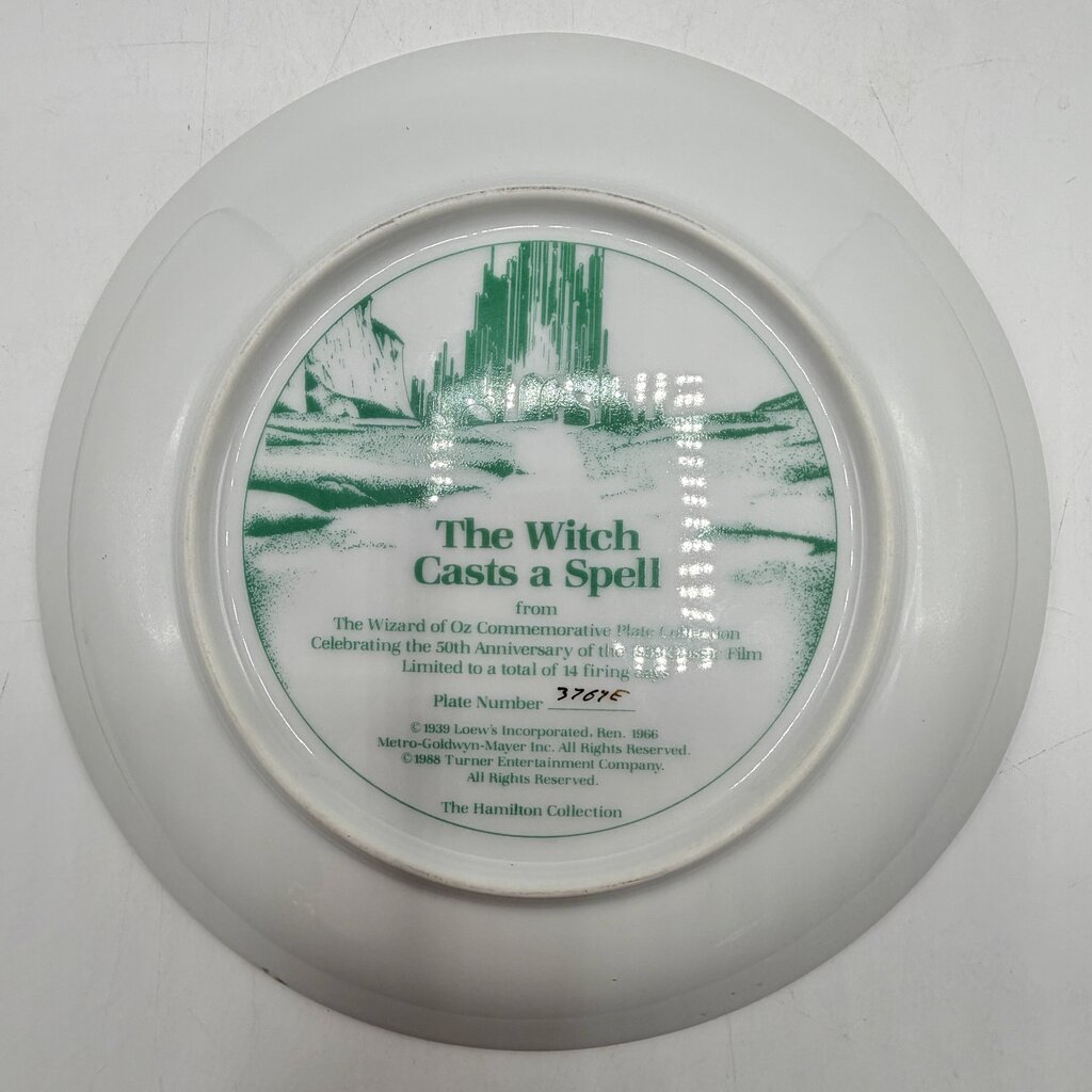 The Hamilton Collection The Wizard of Oz Motion Picture 50th Anniversary Limited Edition Collector Plates “The Witch Casts a Spell” and “The Great and Powerful Oz” 8 1/2” Set/2 /cb