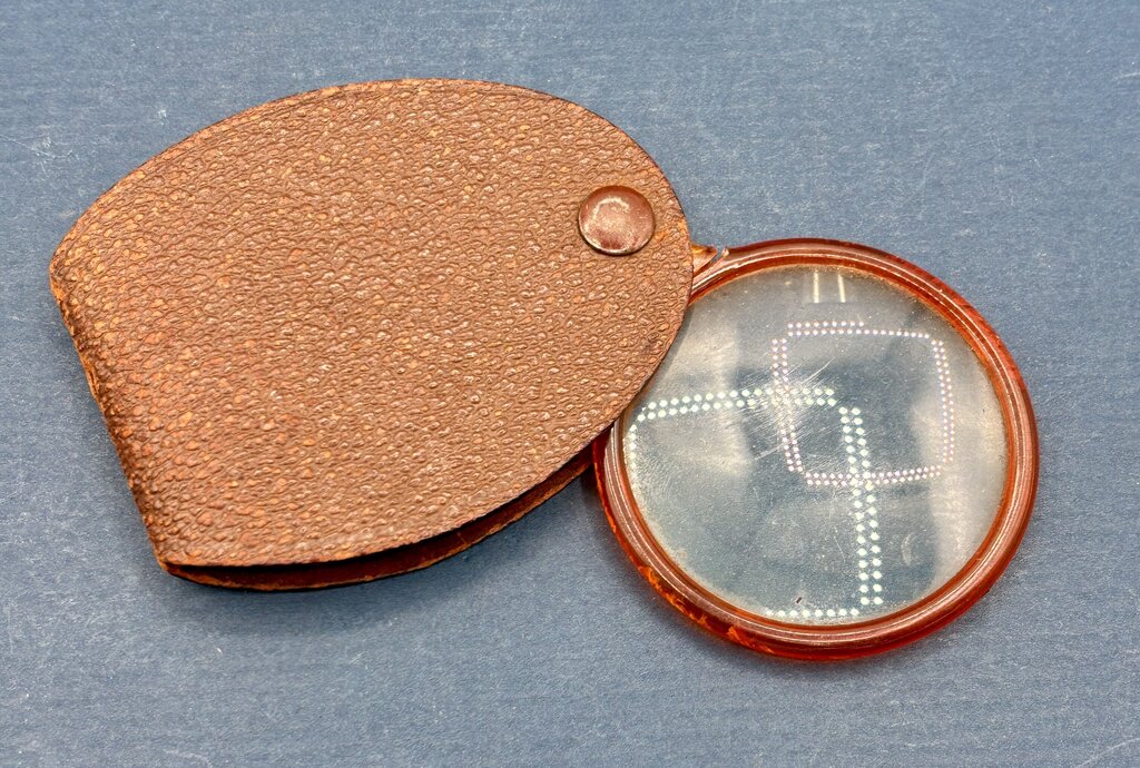 Set of 3 Folding Hand Held Magnifing Glass with Case /j