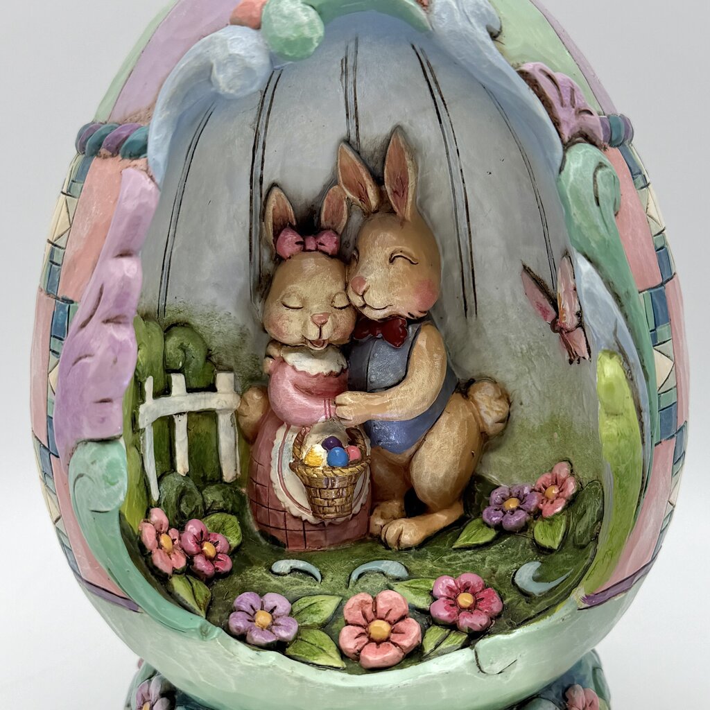 Jim Shore Heartwood Creek 2009 “Spring Love” Quilt Pattern Lighted Egg Diorama Bunny Couple /cb