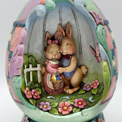 Jim Shore Heartwood Creek 2009 “Spring Love” Quilt Pattern Lighted Egg Diorama Bunny Couple /cb