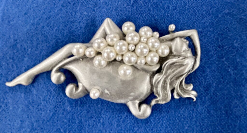 JJ Jonette Woman in Bubble Bath Faux Pearls Pewter Finish ‘j