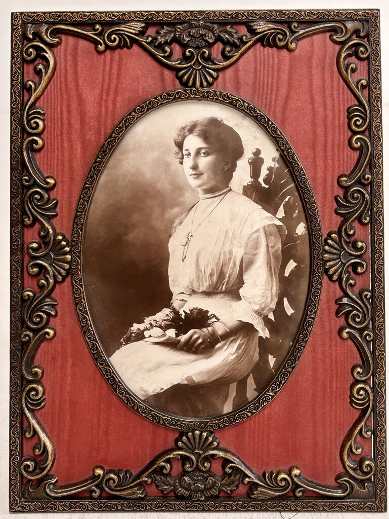 Antique Brass Filigree Table Top Frame w/ Antique Photo /j